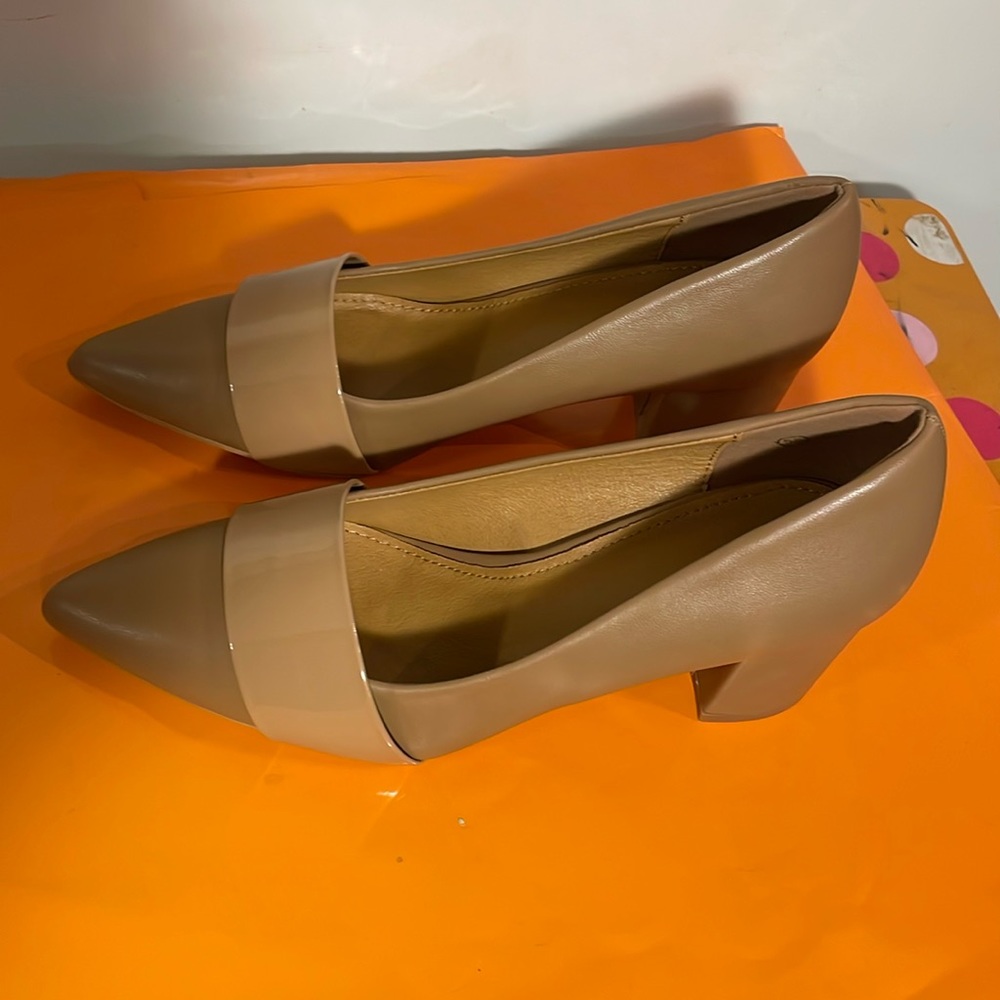 Chunky heel pumps